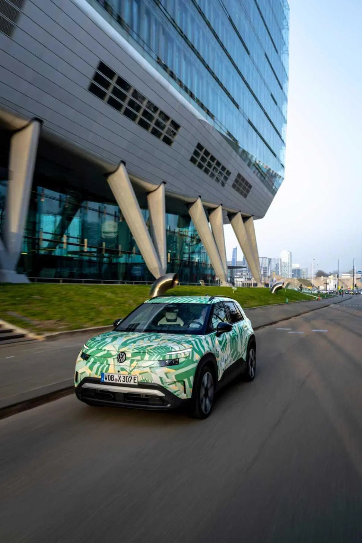 Volkswagen ID. Cross: il SUV elettrico compatto arriva su strada [VIDEO] (17)