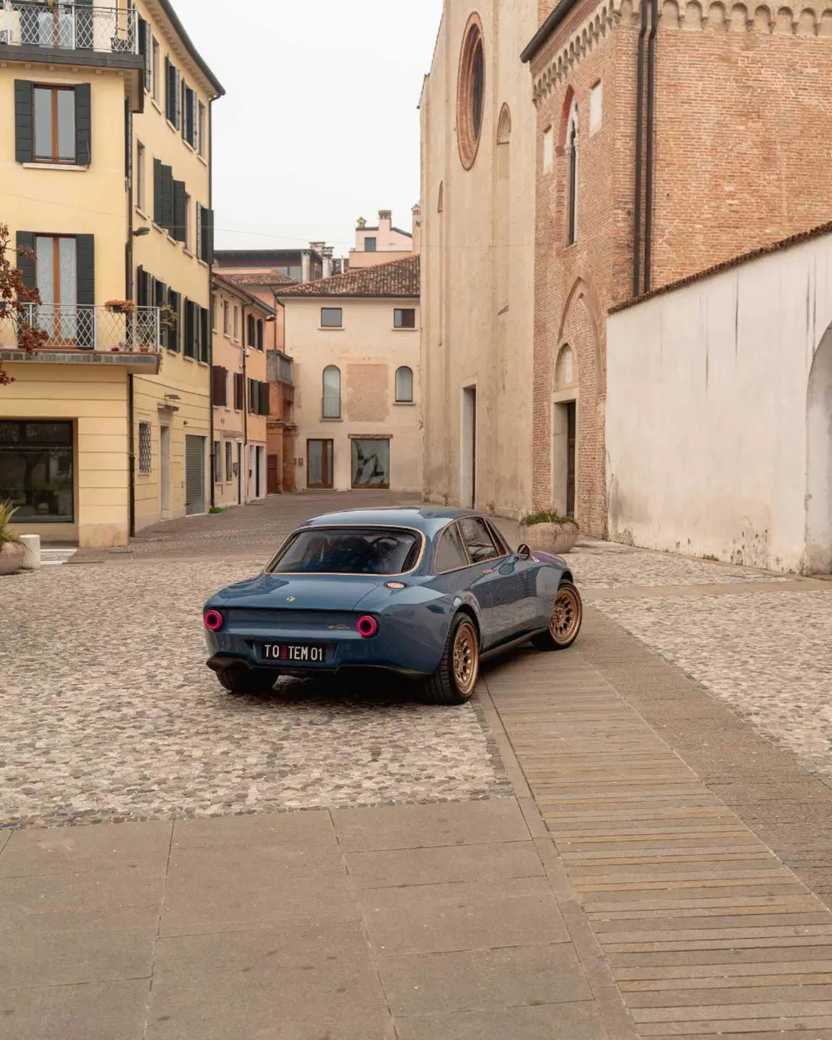 Totem Automobili svela la "Zeal01": la GT Electric numero 18 va in California (9)