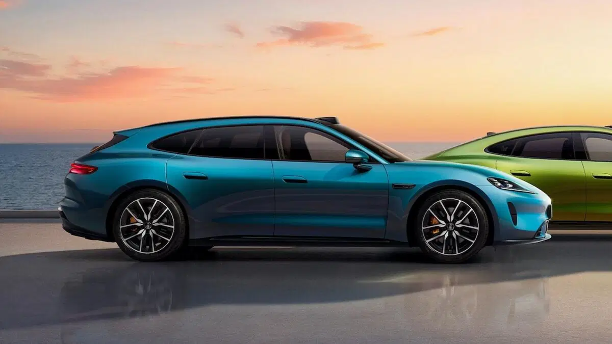 SAIC Z7, l'elettrica cinese firmata Huawei che somiglia forse troppo alla Porsche Taycan (3)