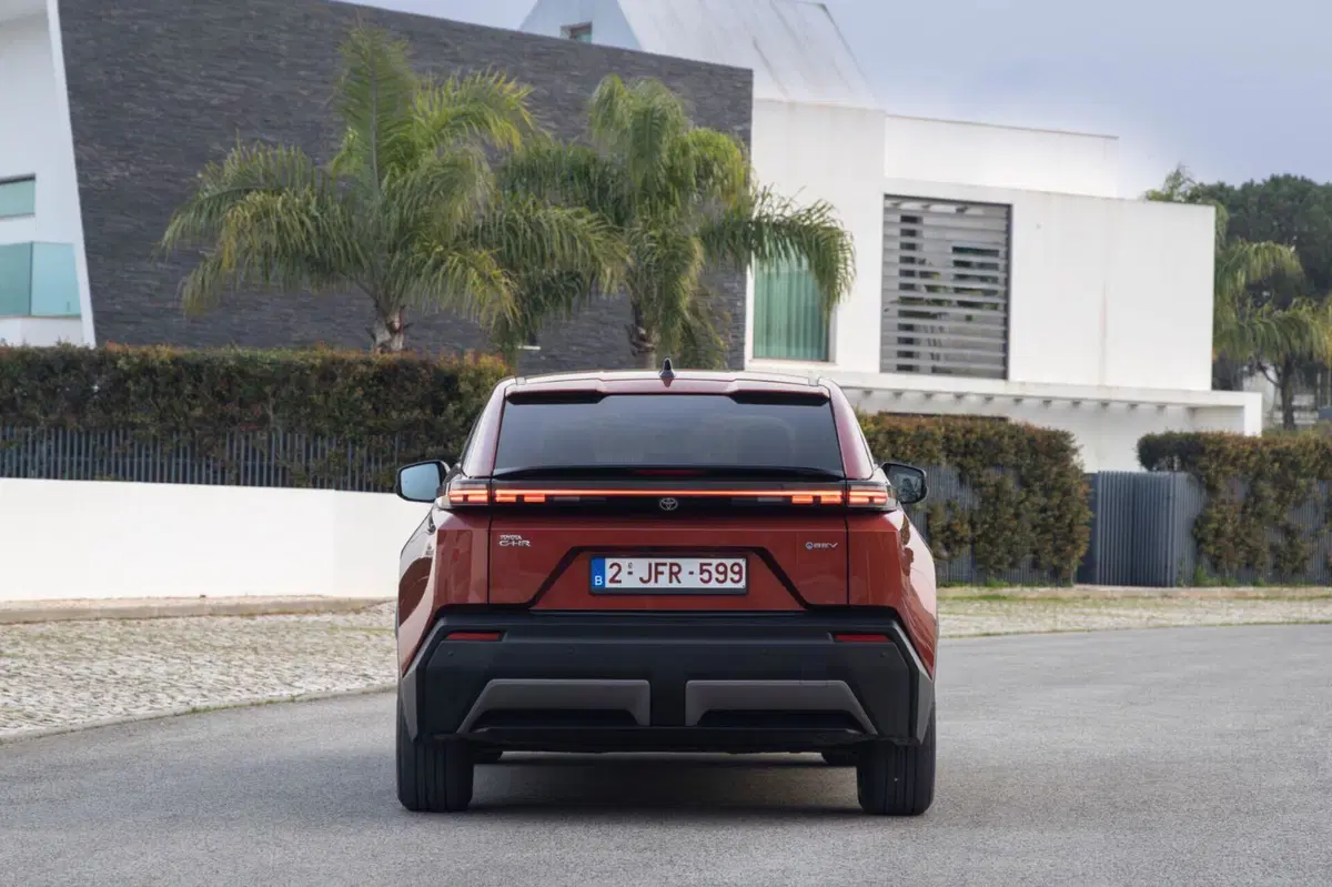 Toyota C-HR+: stesso nome, anima completamente diversa. Ecco il nuovo SUV elettrico | Prova su strada (2)