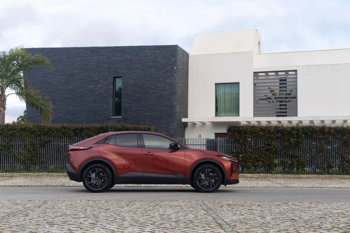 Toyota C-HR+: stesso nome, anima completamente diversa. Ecco il nuovo SUV elettrico | Prova su strada (4)