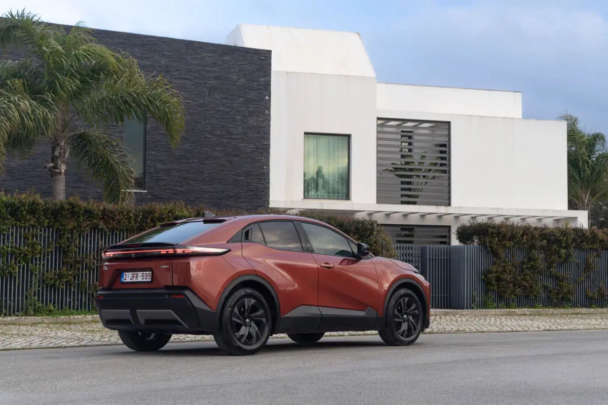 Toyota C-HR+: stesso nome, anima completamente diversa. Ecco il nuovo SUV elettrico | Prova su strada (5)