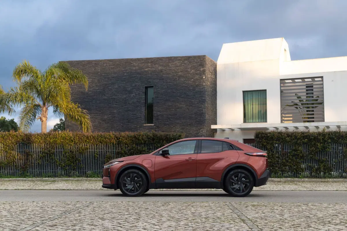 Toyota C-HR+: stesso nome, anima completamente diversa. Ecco il nuovo SUV elettrico | Prova su strada (10)