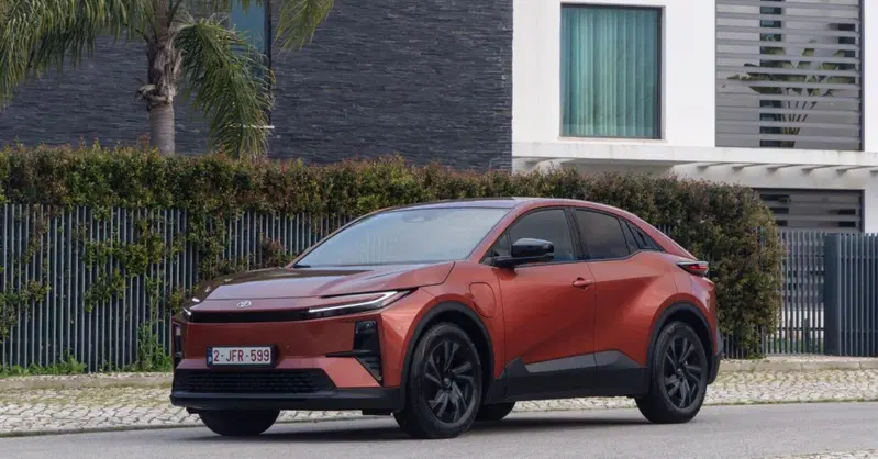 Toyota C-HR+: stesso nome, anima completamente diversa. Ecco il nuovo SUV elettrico | Prova su strada [VIDEO]