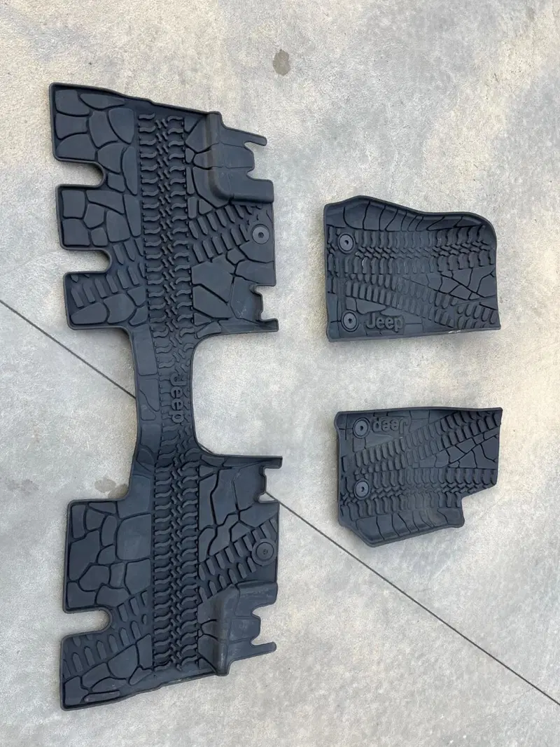 Jeep Wrangler Unlimited usata a Ancona (8)