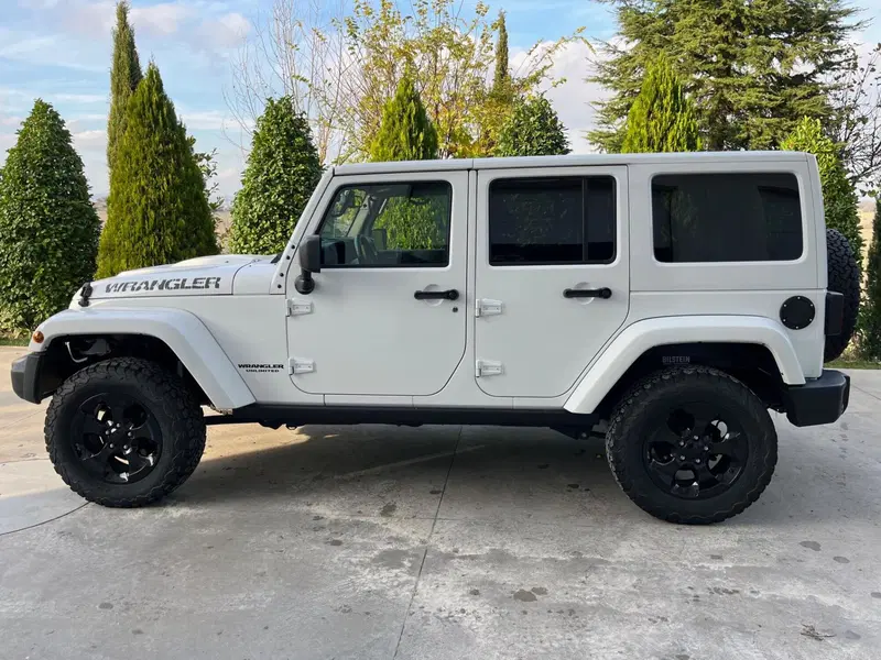 Jeep Wrangler Unlimited usata a Ancona (9)