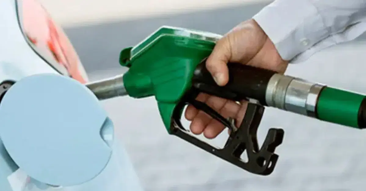 Prezzi benzina e diesel, che disastro! Il taglio delle accise sui carburanti in vigore da oggi, ma alla pompa i prezzi salgono