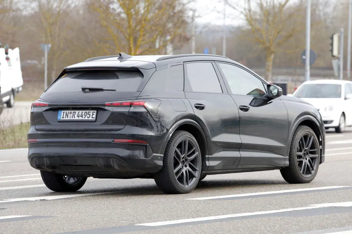 Audi Q4 2026, il restyling cambia più di quanto sembri: ecco tutte le novità (9)