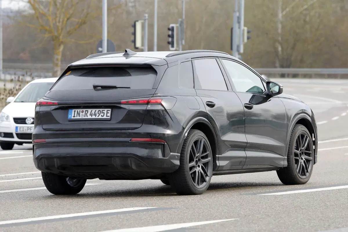 Audi Q4 2026, il restyling cambia più di quanto sembri: ecco tutte le novità (10)