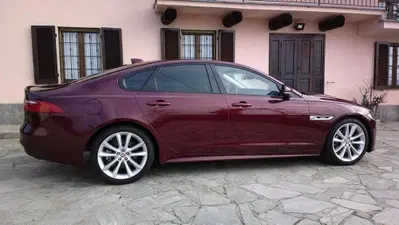 Jaguar XF 2.0 D 180 CV AWD aut. R-Sport del 2016 usata a Mombercelli
