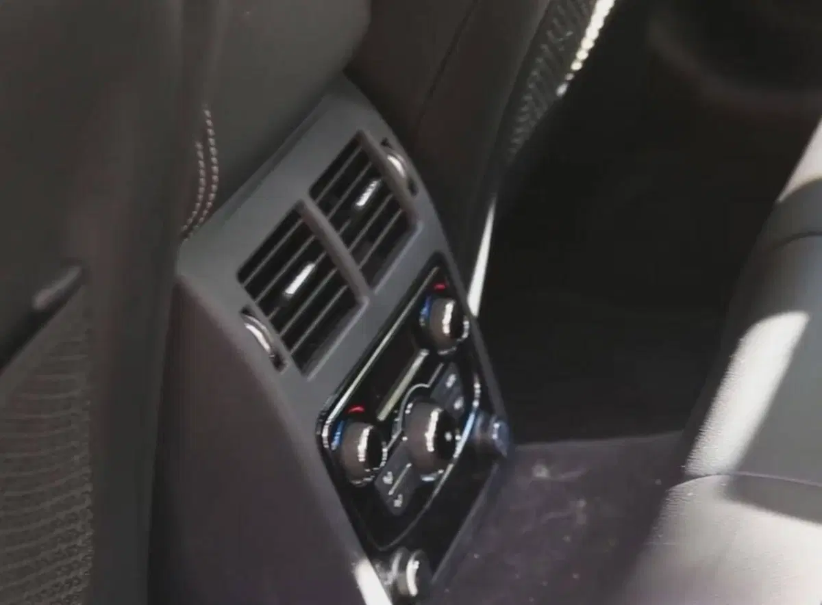 Jaguar XF usata a Asti (16)