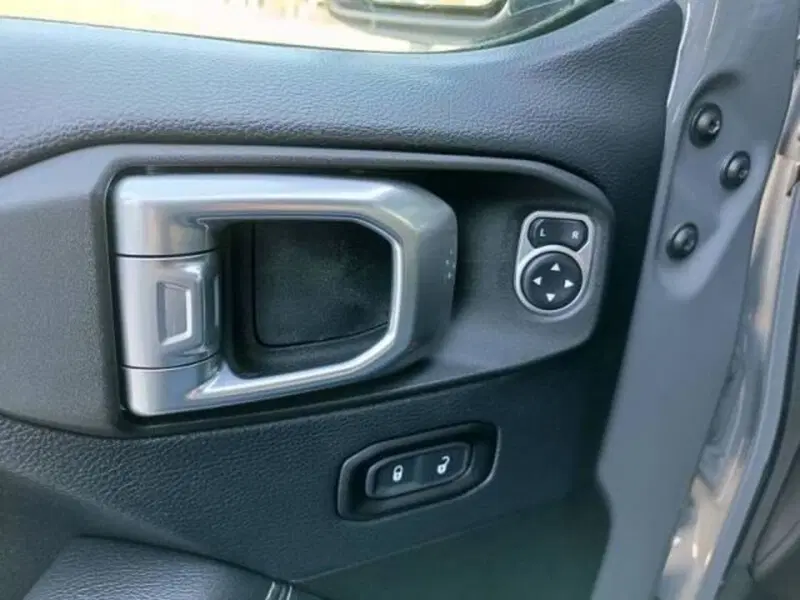 Jeep Wrangler usata a Catania (17)