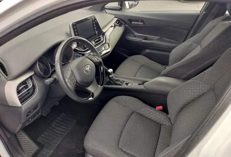 Toyota Toyota C-HR usata a Catania (8)
