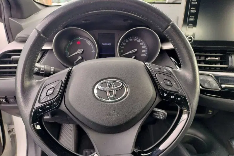 Toyota Toyota C-HR usata a Catania (11)