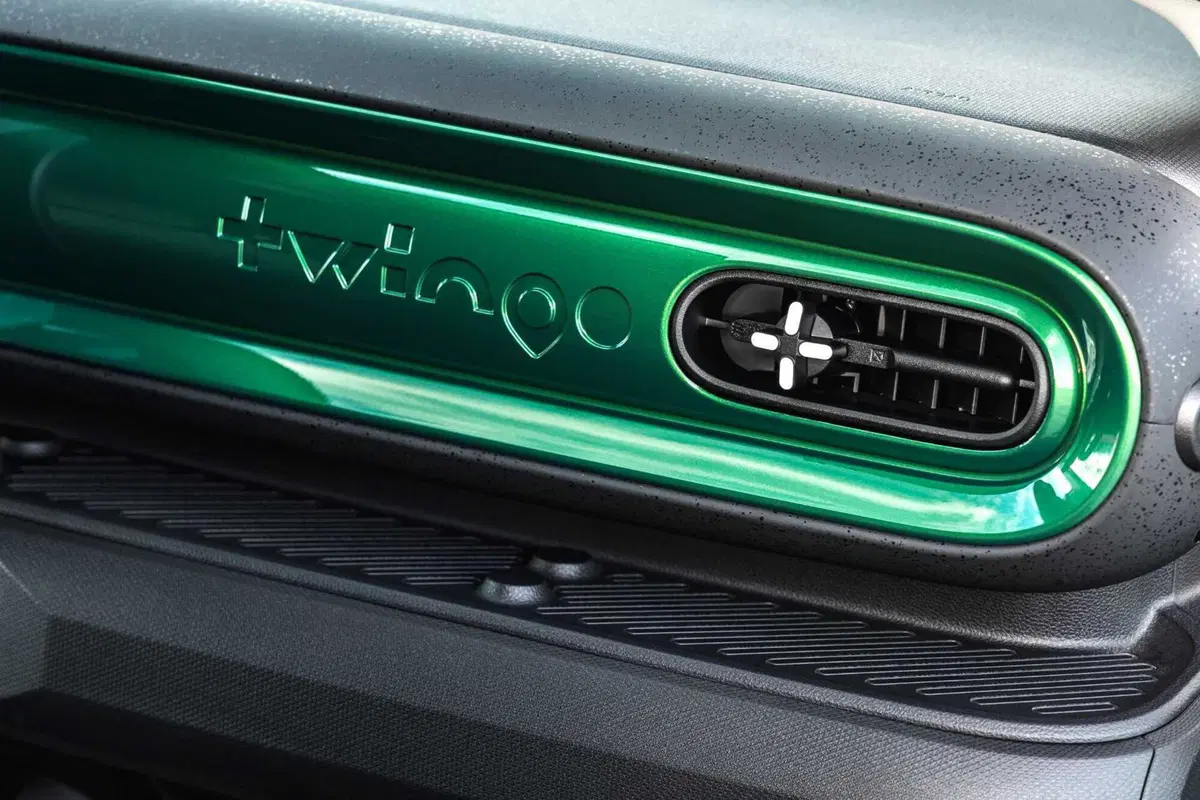 Renault Twingo E-Tech: la city car elettrica che vuole riscrivere le regole del segmento A [VIDEO] (6)