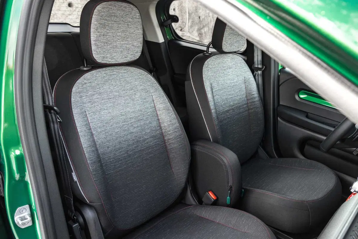 Renault Twingo E-Tech: la city car elettrica che vuole riscrivere le regole del segmento A [VIDEO] (11)