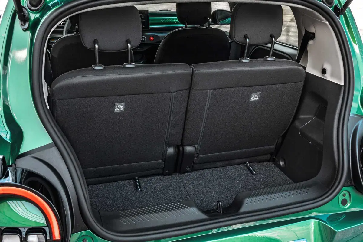 Renault Twingo E-Tech: la city car elettrica che vuole riscrivere le regole del segmento A [VIDEO] (12)