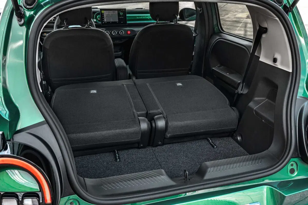 Renault Twingo E-Tech: la city car elettrica che vuole riscrivere le regole del segmento A [VIDEO] (13)