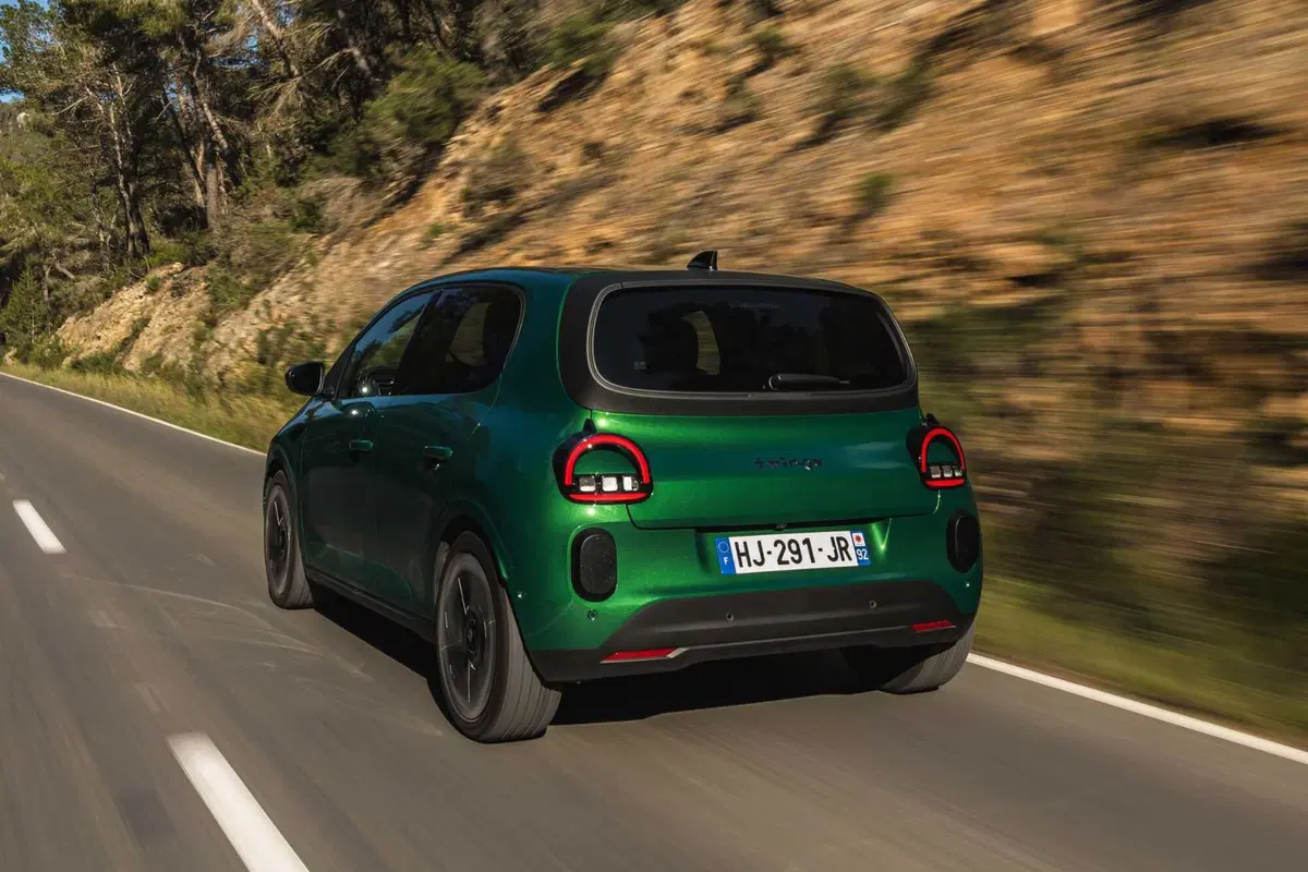 Renault Twingo E-Tech: la city car elettrica che vuole riscrivere le regole del segmento A [VIDEO] (5)