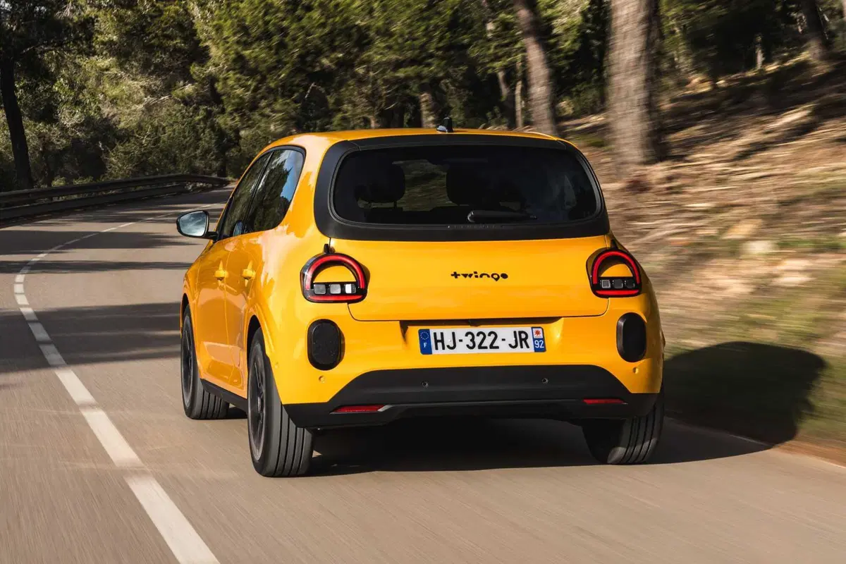 Renault Twingo E-Tech: la city car elettrica che vuole riscrivere le regole del segmento A [VIDEO] (13)