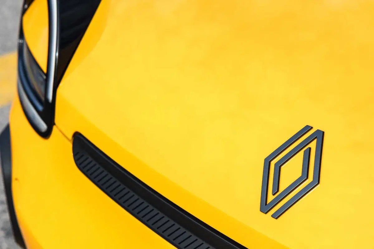 Renault Twingo E-Tech: la city car elettrica che vuole riscrivere le regole del segmento A [VIDEO] (14)