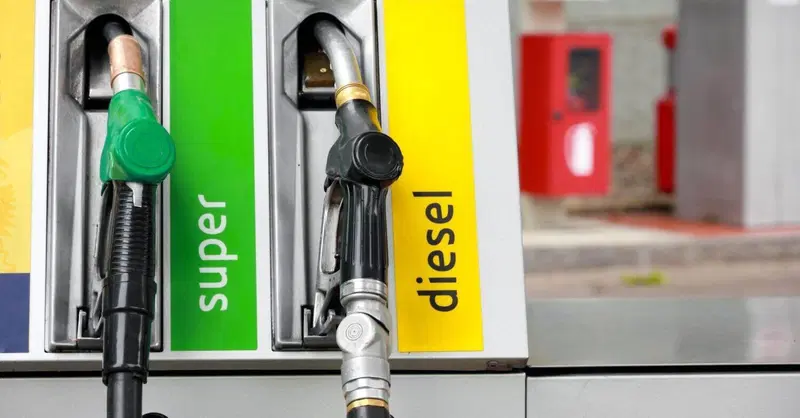 La guerra in Iran fa schizzare il prezzo della benzina: ecco perch&eacute; le auto elettriche potrebbero vincere