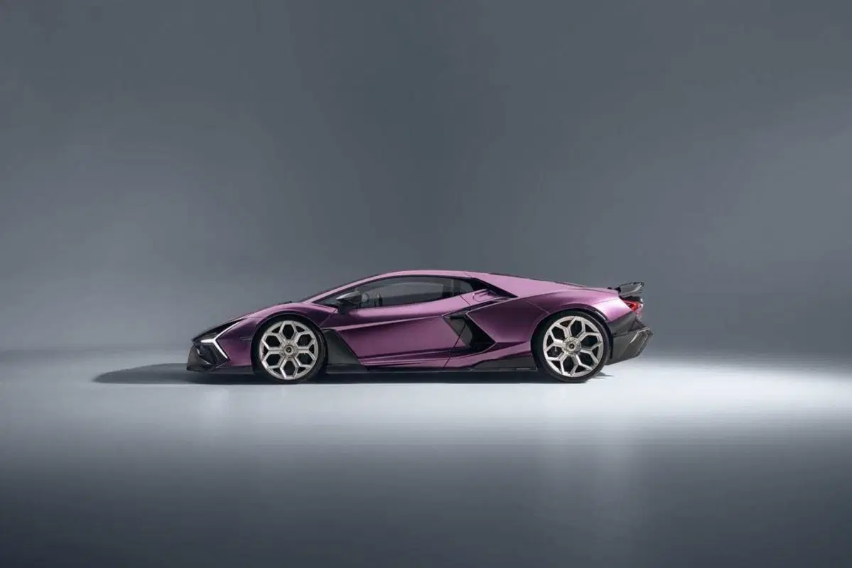 Lamborghini Revuelto NOVITEC: 1048 CV e look da pista per la supercar ibrida (9)