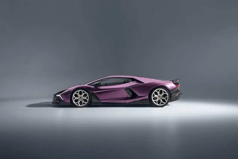 Lamborghini Revuelto