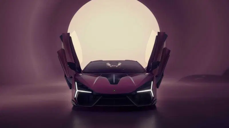 Lamborghini Revuelto NOVITEC: 1048 CV e look da pista per la supercar ibrida