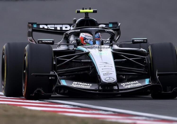 Arrivano i coltelli politici: Mercedes ha un'ala anteriore illegale? Ferrari chiede chiarimenti alla FIA