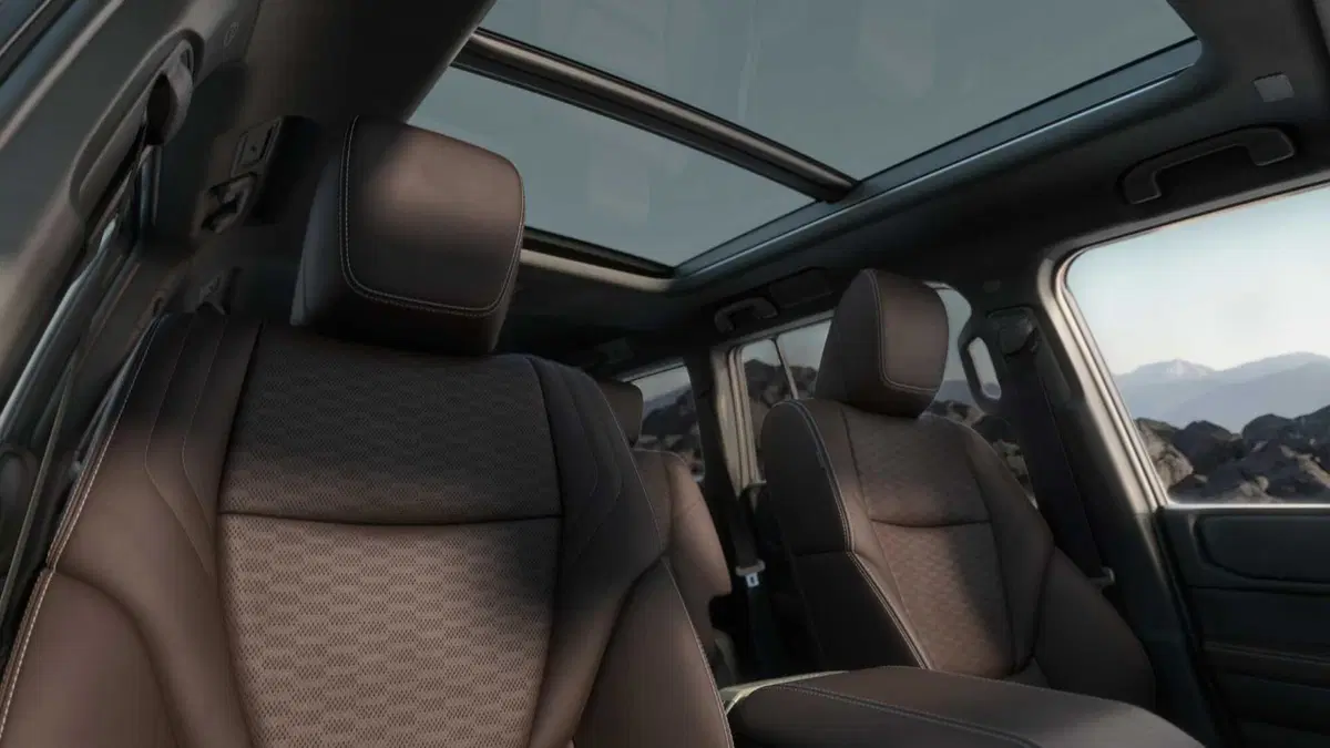 Toyota Land Cruiser 250 2026: la Icon per il fango, la Premium per il lusso. Ecco cosa cambia (9)
