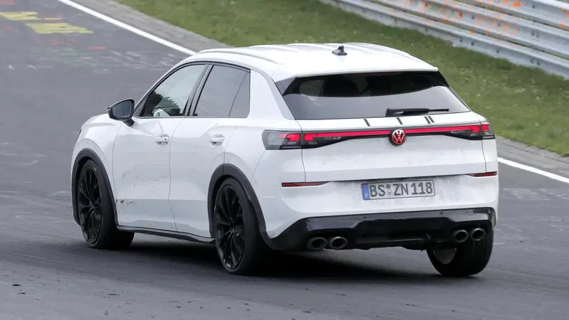 Volkswagen T-Roc R 2027: pi&ugrave; potente, pi&ugrave; efficiente, il SUV sportivo si rinnova