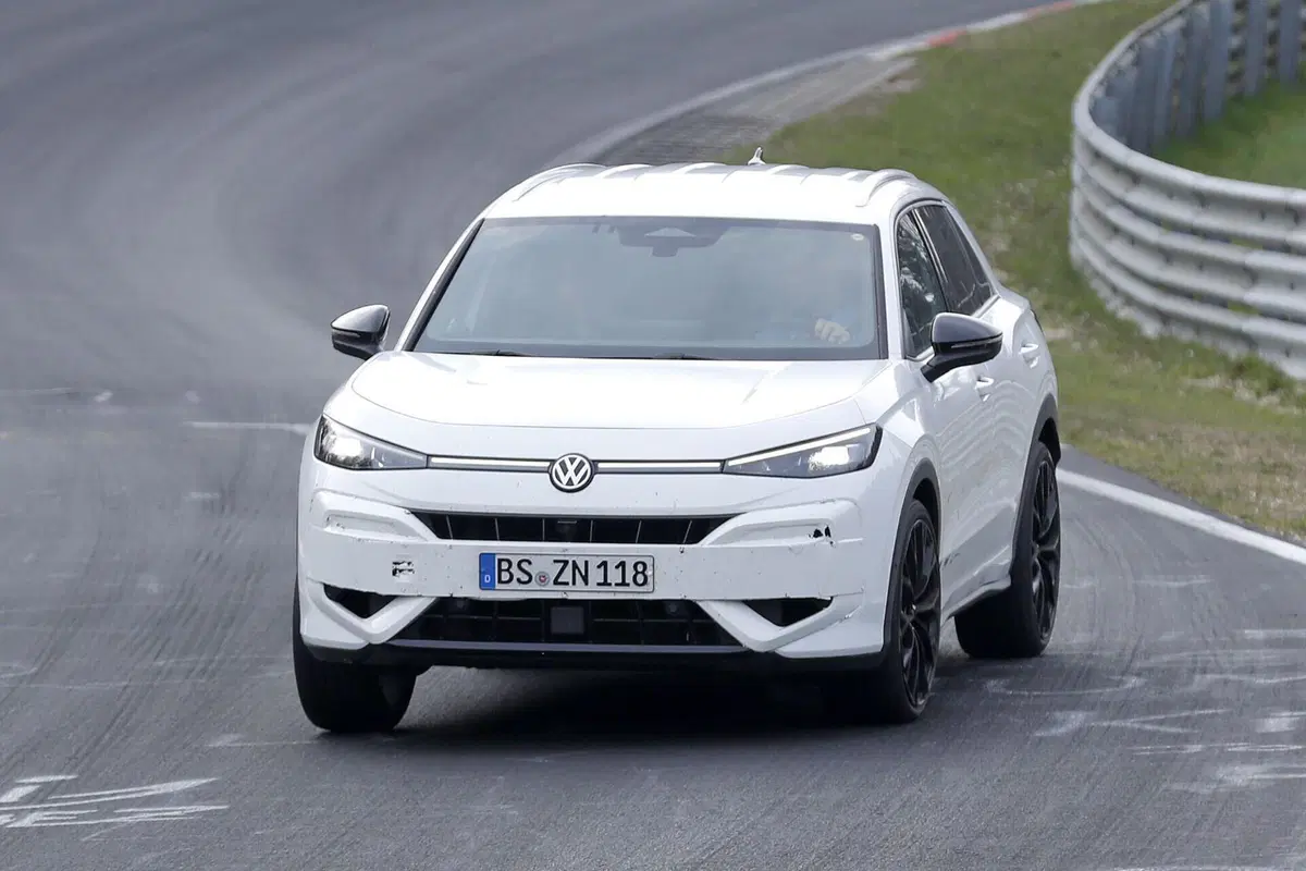 Volkswagen T-Roc R 2027: più potente, più efficiente, il SUV sportivo si rinnova (2)