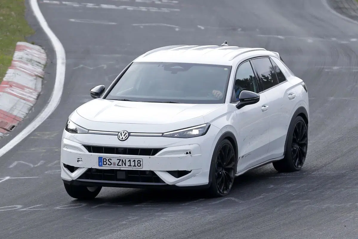 Volkswagen T-Roc R 2027: più potente, più efficiente, il SUV sportivo si rinnova (3)