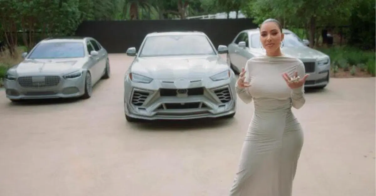 Kim Kardashian e il suo garage da sogno: tutte le supercar della collezione, dal Cybertruck alla Maybach