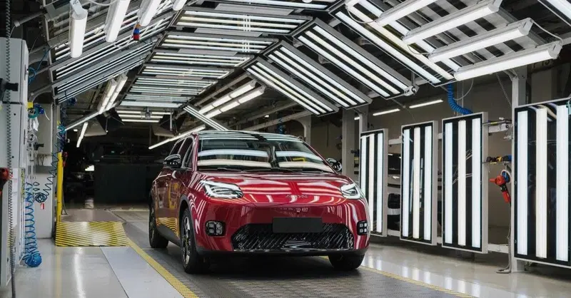 GAC avvia la produzione della AION UT in Austria: il costruttore cinese assembla in Europa con Magna