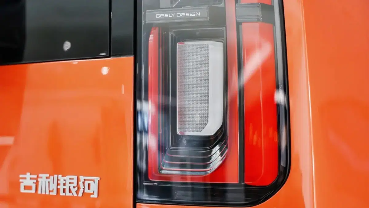 Geely Galaxy Battleship 700: il super fuoristrada con intelligenza artificiale pronto a sfidare la Land Rover Defender (10)