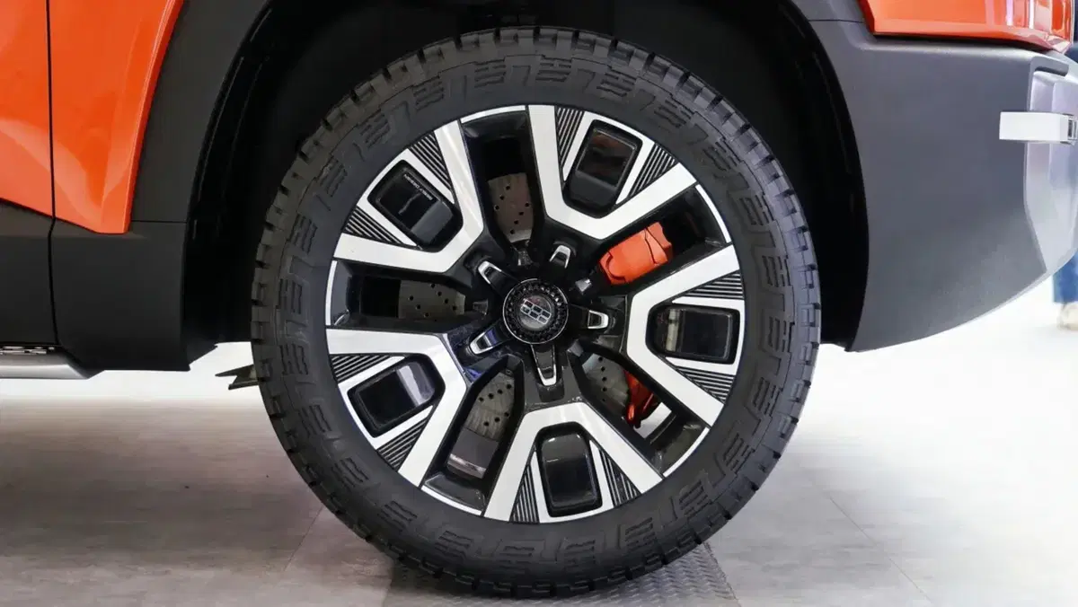 Geely Galaxy Battleship 700: il super fuoristrada con intelligenza artificiale pronto a sfidare la Land Rover Defender (13)