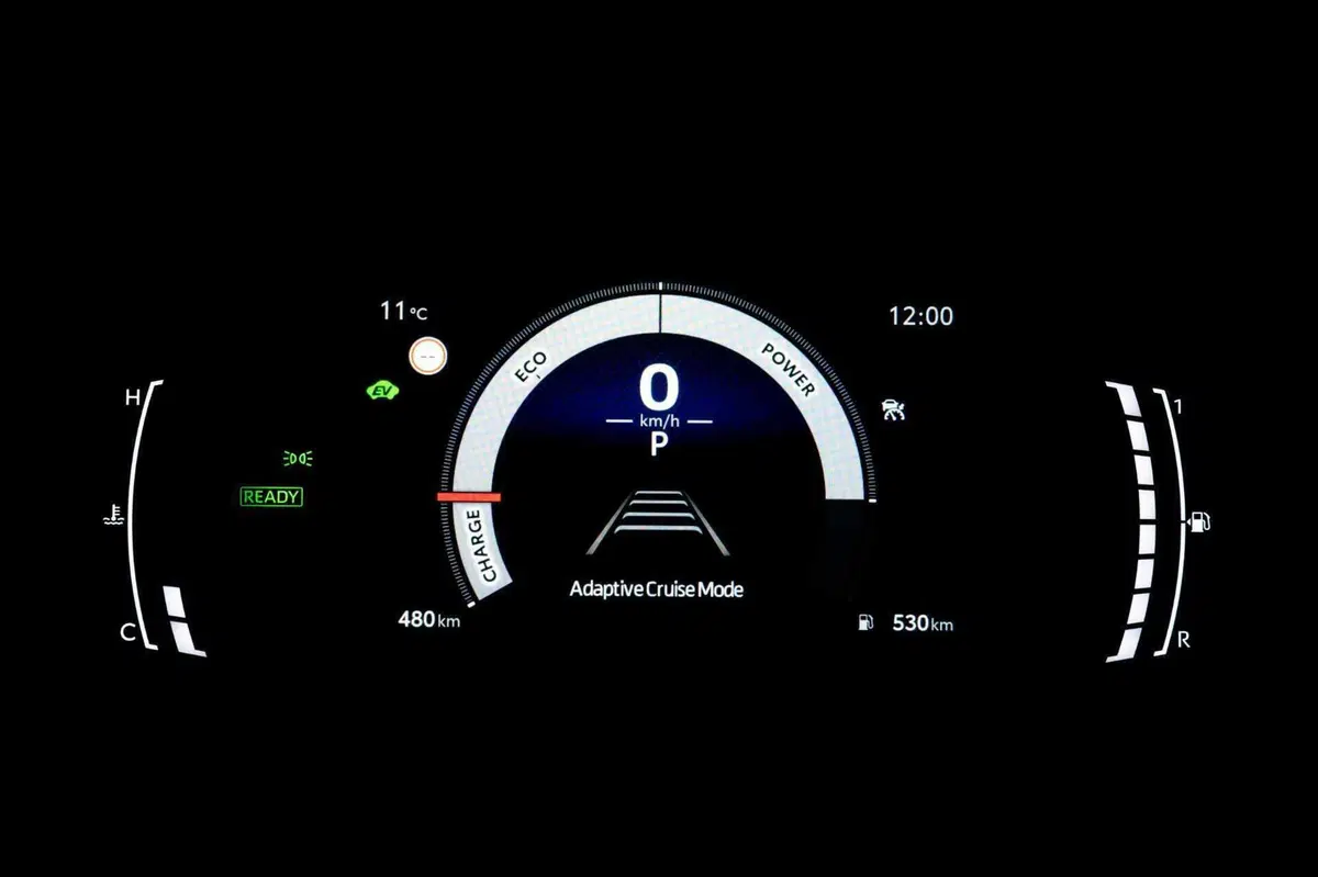 Toyota Aygo X Hybrid GR Sport: 37 km/l, 116 cavalli e un cuore da Yaris. Ecco tutti i pro e contro della prima full hybrid di segmento A (6)