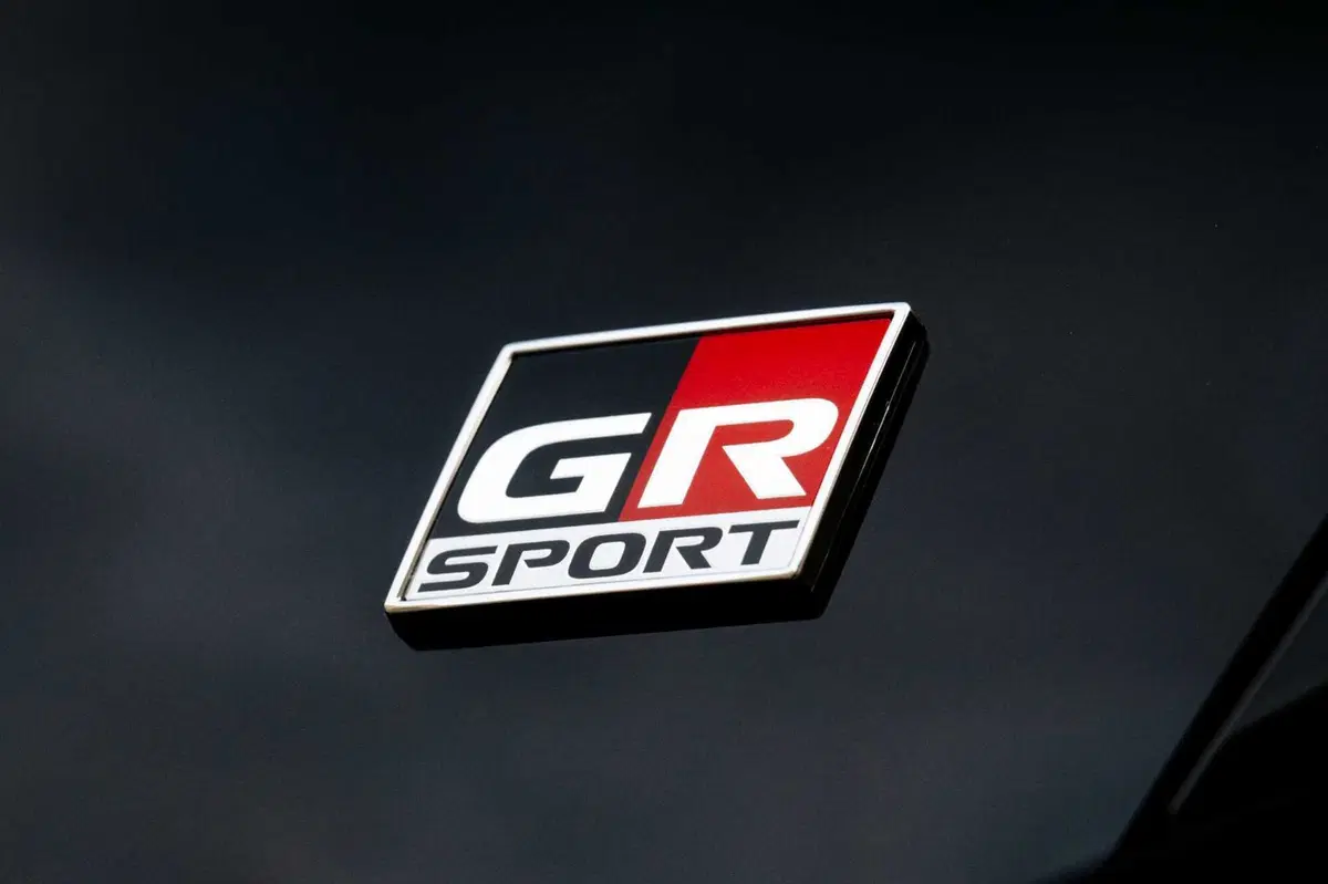 Toyota Aygo X Hybrid GR Sport: 37 km/l, 116 cavalli e un cuore da Yaris. Ecco tutti i pro e contro della prima full hybrid di segmento A (19)