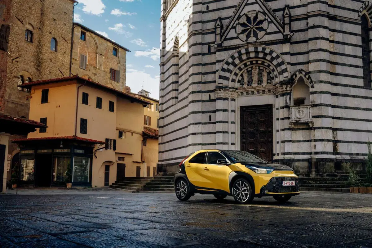 Toyota Aygo X Hybrid GR Sport: 37 km/l, 116 cavalli e un cuore da Yaris. Ecco tutti i pro e contro della prima full hybrid di segmento A (26)