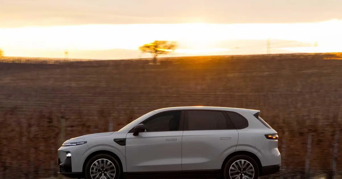 Leapmotor B10 REEV Hybrid: il SUV compatto con range extender da 24.900 euro [VIDEO]