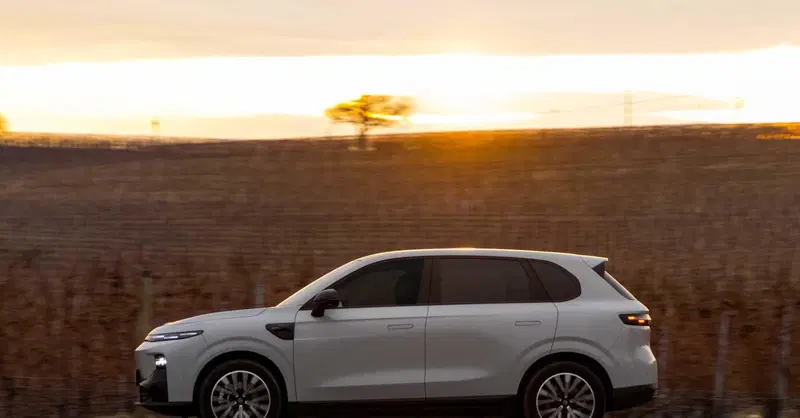 Leapmotor B10 REEV Hybrid: il SUV compatto con range extender da 24.900 euro [VIDEO]