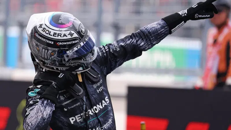F1. Kimi Antonelli, la vittoria a Suzuka non &egrave; stata solo fortuna. Lo dimostra Russell, piegato da un Leclerc d&rsquo;acciaio