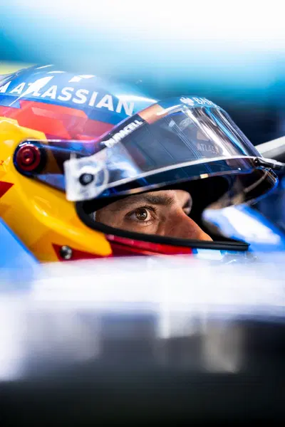 F1. &ldquo;Immaginatevi un incidente cos&igrave; a Las Vegas. Servono cambiamenti&rdquo;: Carlos Sainz si scaglia contro il regolamento 2026