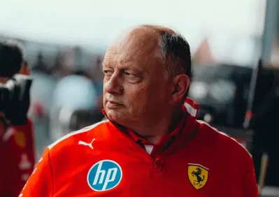 Charles è stato molto intelligente, podio di astuzia: Vasseur esalta Leclerc e lancia la sfida: Ora tonnellate di cose da migliorare per Miami