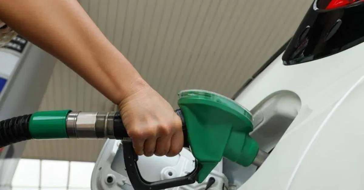 Benzina e diesel, cosa succede ai prezzi dopo la fine del taglio delle accise: quanto coster&agrave; fare rifornimento