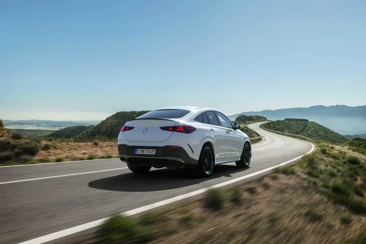 Mercedes GLE 2026: tutto quello che cambia nel SUV di lusso più venduto in Italia tra design da Clas
