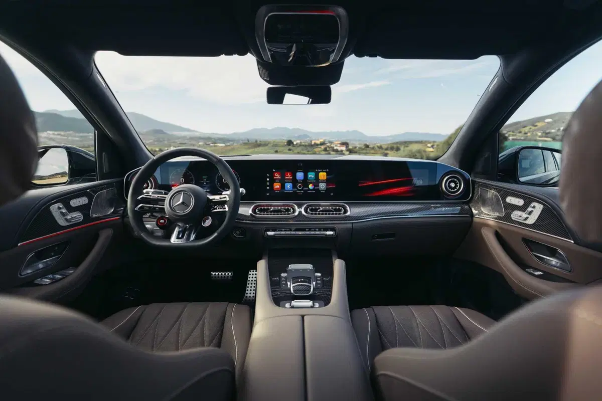 Mercedes GLE 53 AMG 2026: 585 cavalli, 100 km in elettrico e un restyling che cambia tutto (22)