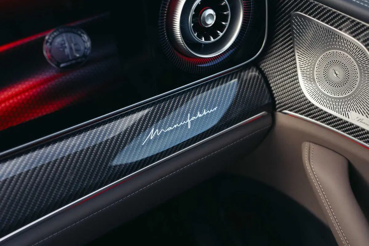 Mercedes GLE 53 AMG 2026: 585 cavalli, 100 km in elettrico e un restyling che cambia tutto (24)